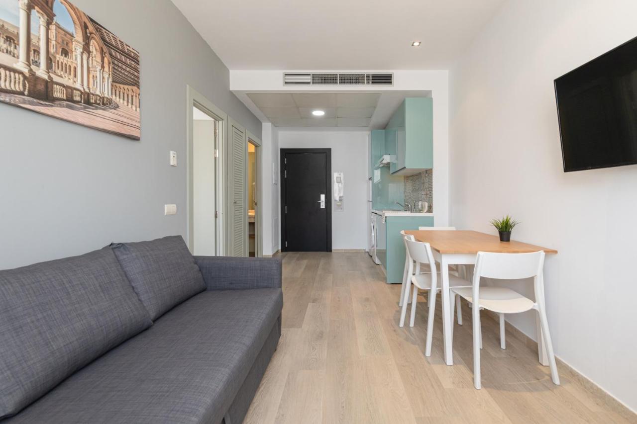 Apartment With Free Parking And Pool Bormujos Eksteriør billede