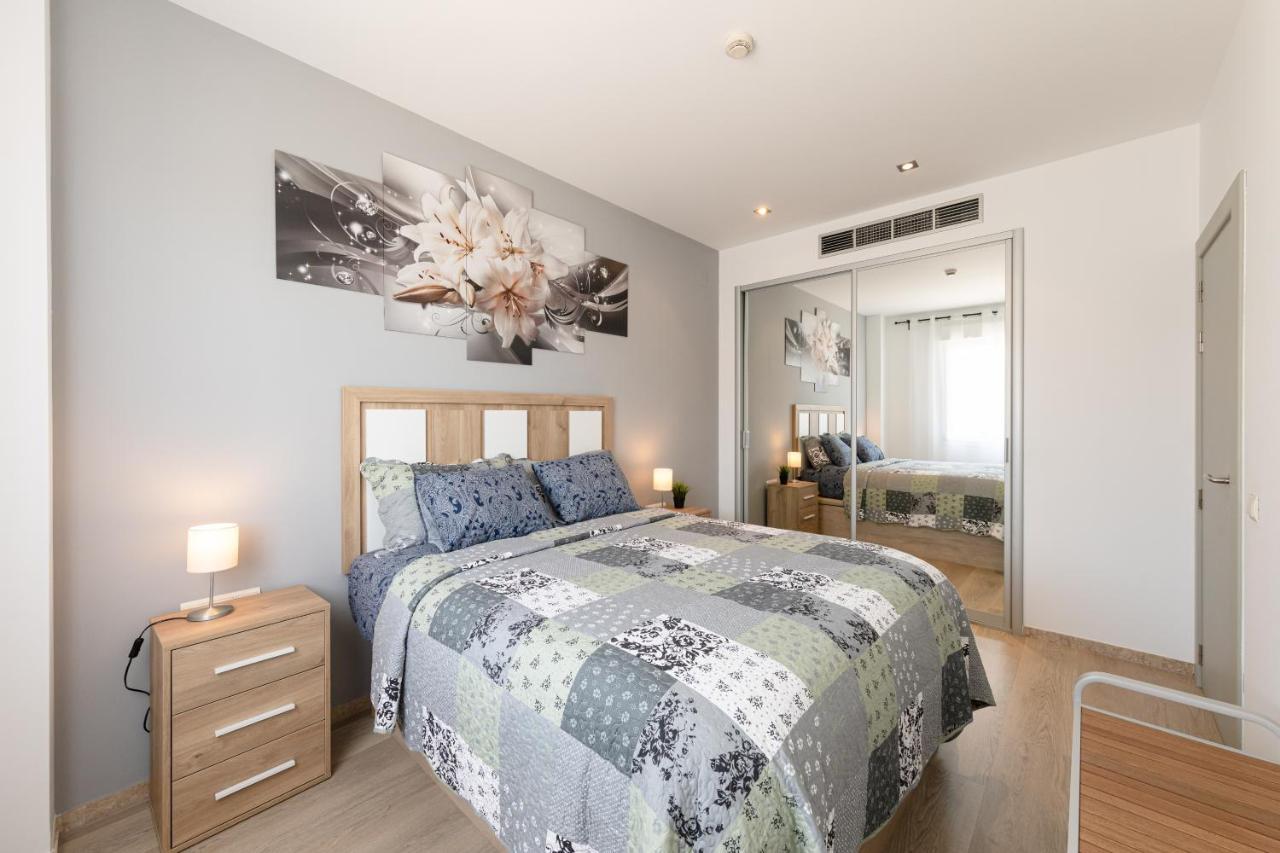 Apartment With Free Parking And Pool Bormujos Eksteriør billede