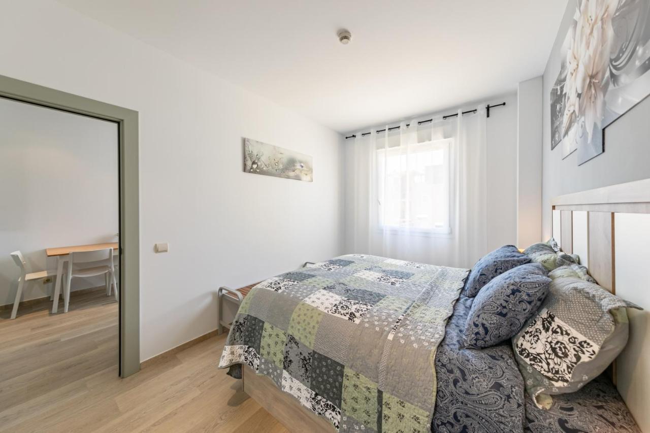 Apartment With Free Parking And Pool Bormujos Eksteriør billede