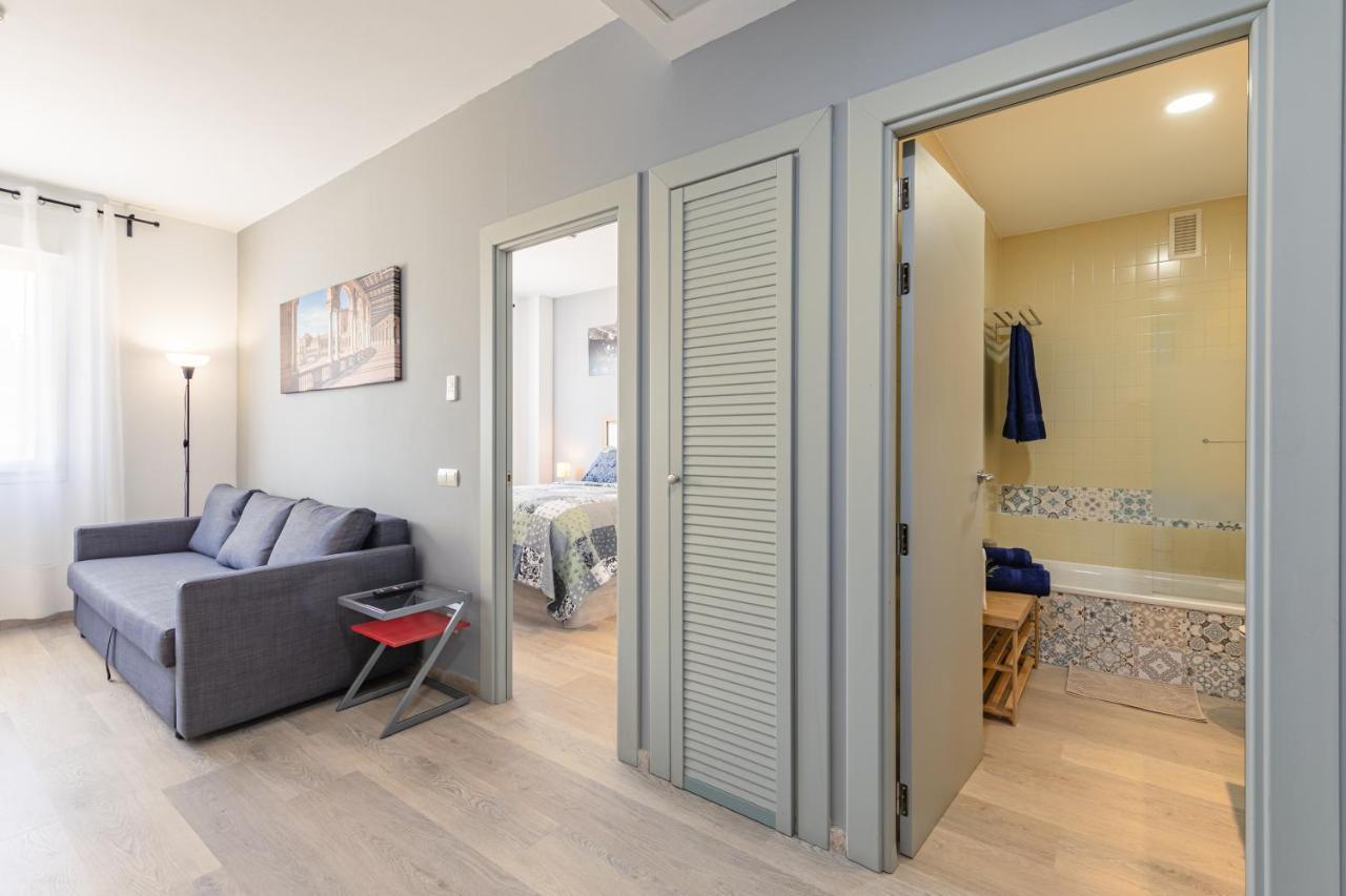 Apartment With Free Parking And Pool Bormujos Eksteriør billede